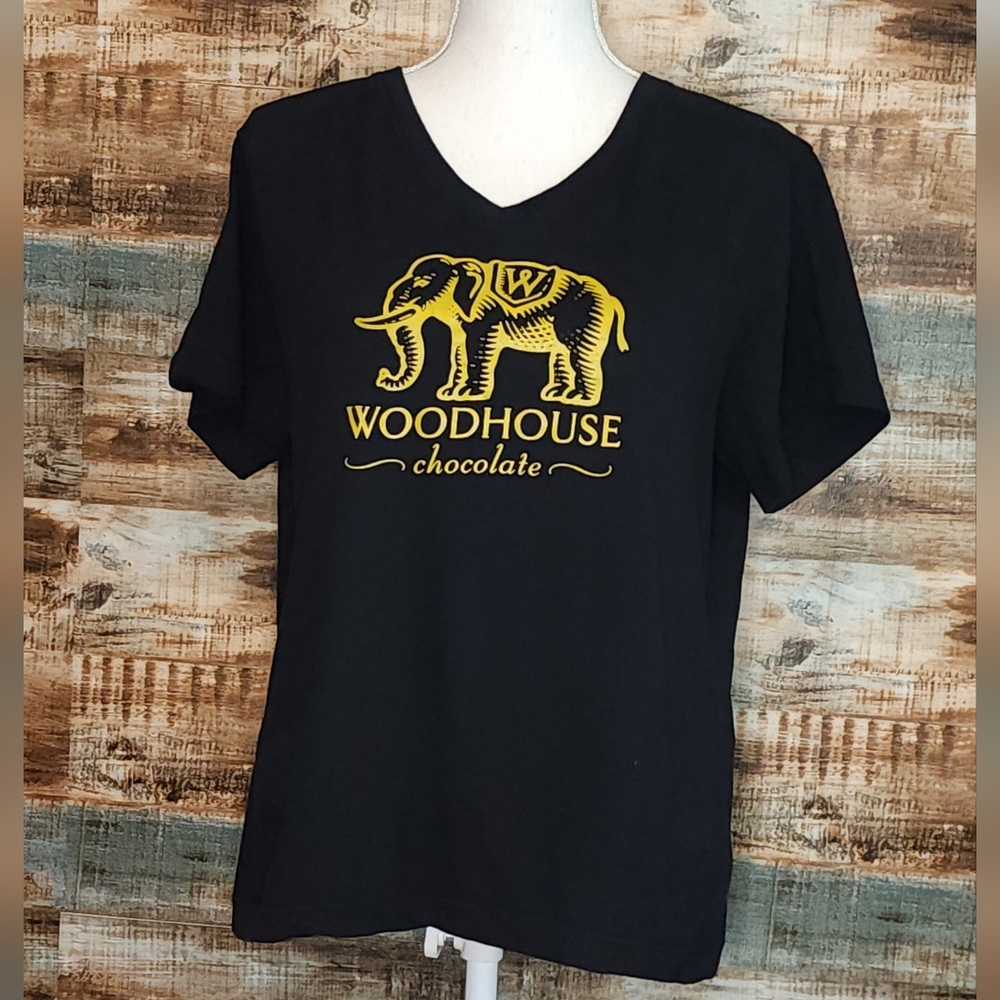 🌟 3 for $15 Deal! 🌟Woodhouse Chocolate brand tshirt black yellow L